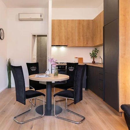 Niko And Sofia'S Apartment Urban Stay Zagreb Ngoại thất bức ảnh